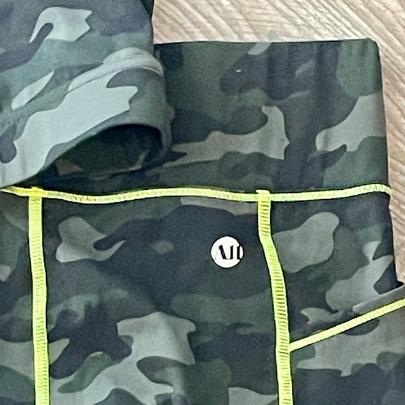 All Access Front Row Bra (M) and Leggings (S) in Olive Camo Set EUC - Picture 11 of 11